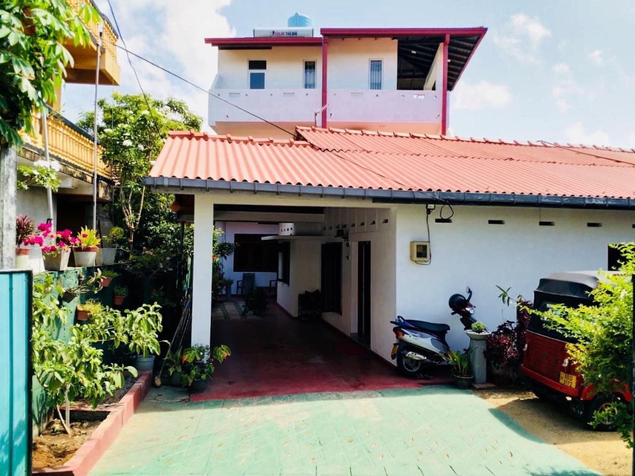 Hikkaduwa Family Inn Eksteriør bilde